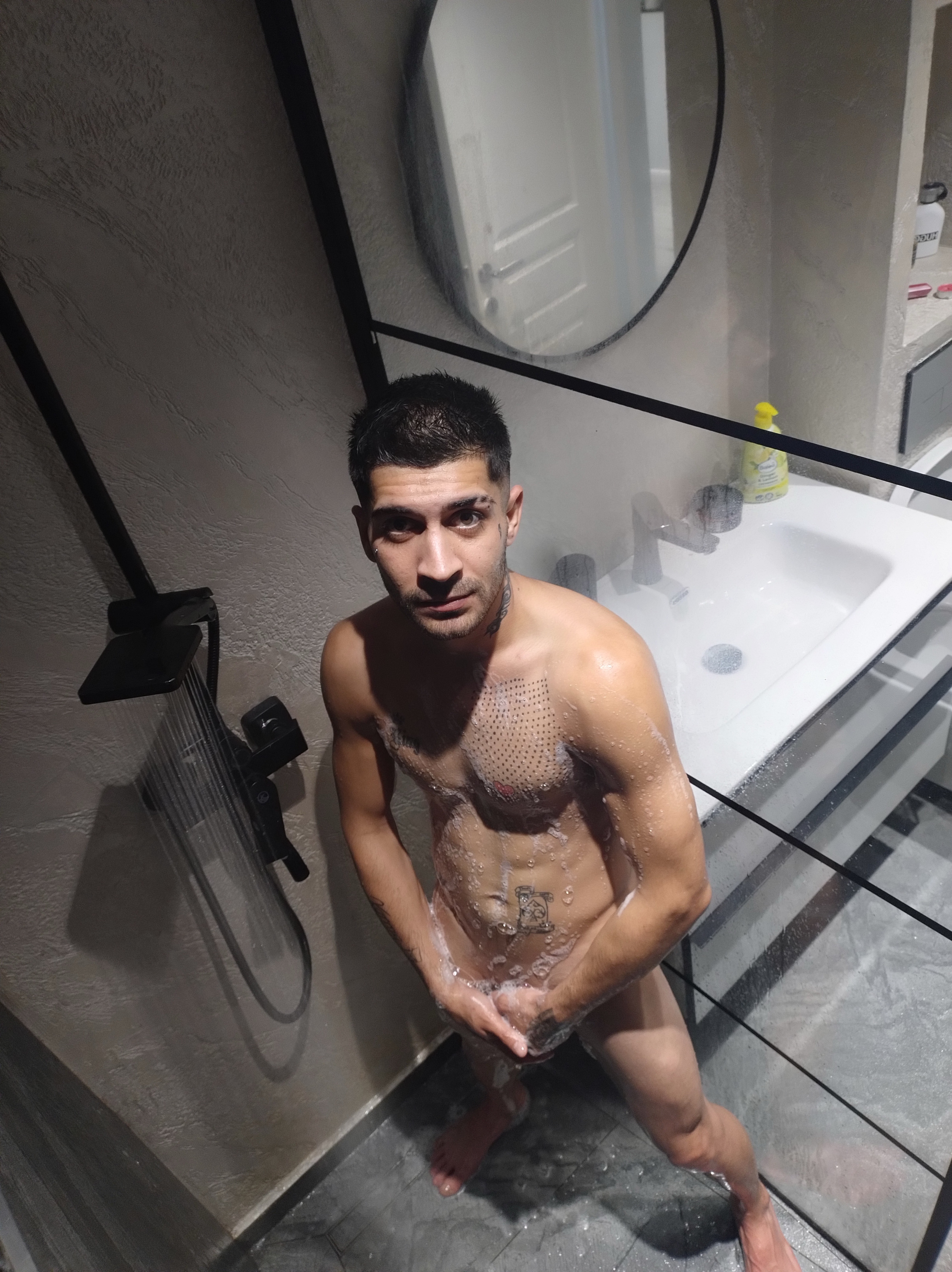 Escorte Sexy - Bucuresti - Escorta senzuala iti pot oferi companie, masaj de relaxare, intr-o ambianta placuta, clipe linistite la domiciliul meu sau al tau.  Astept domni seriosi si manierati.  Detalii la telefon