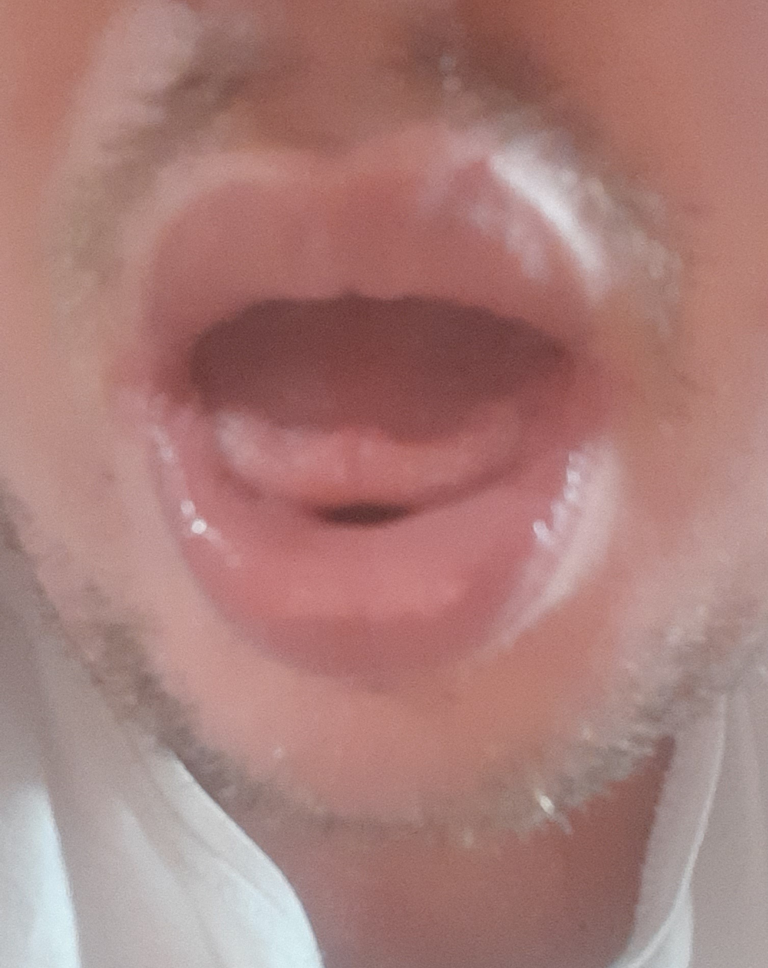 Escorte Sexy - Constanța - Caut b?ie?i de supt