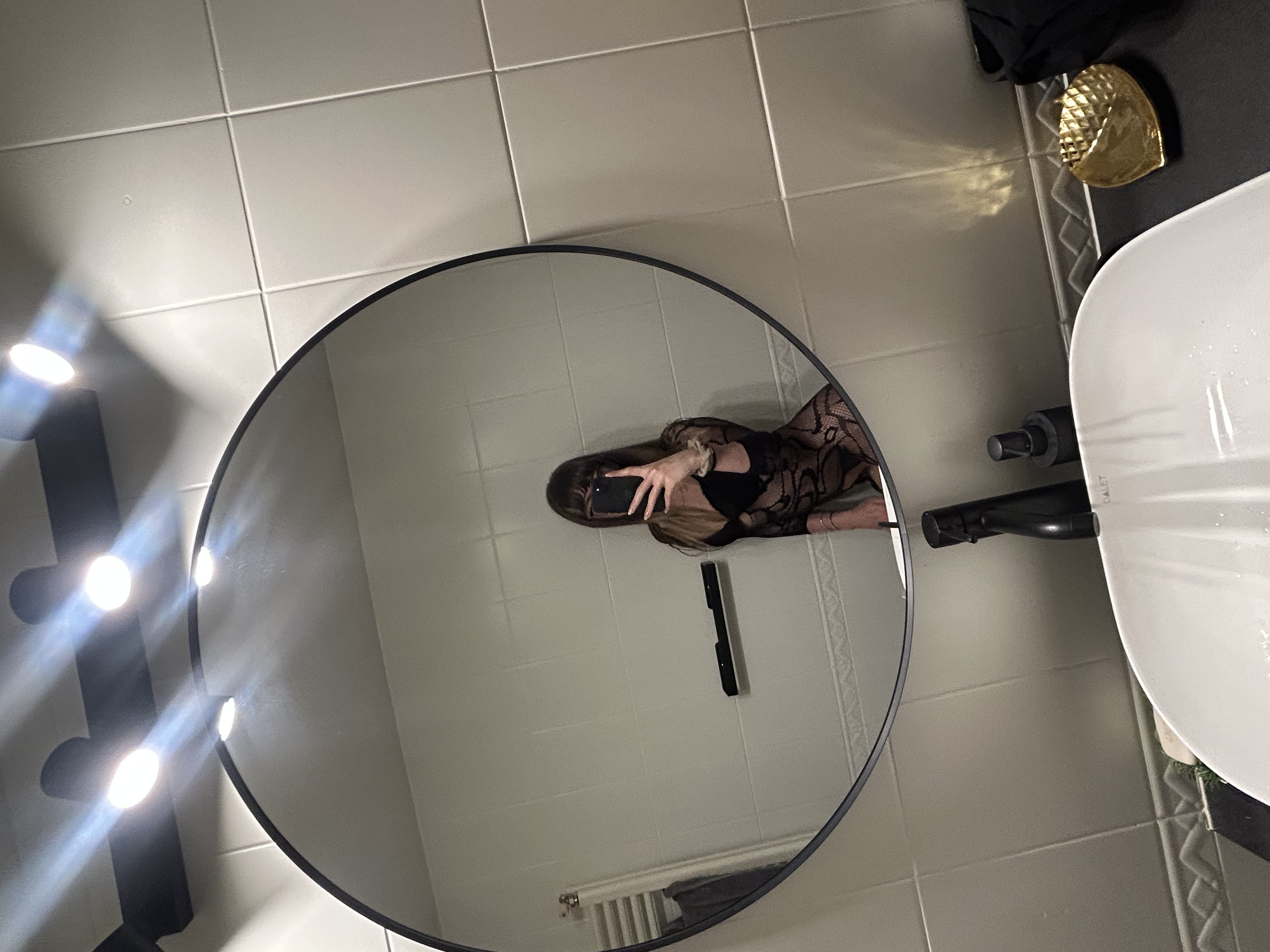 Bucuresti - Escorta Sexy - Bun? , m? numesc Andreea , am 25 ani , zona central? 
Pentru mai multe detalii pe WhatApp