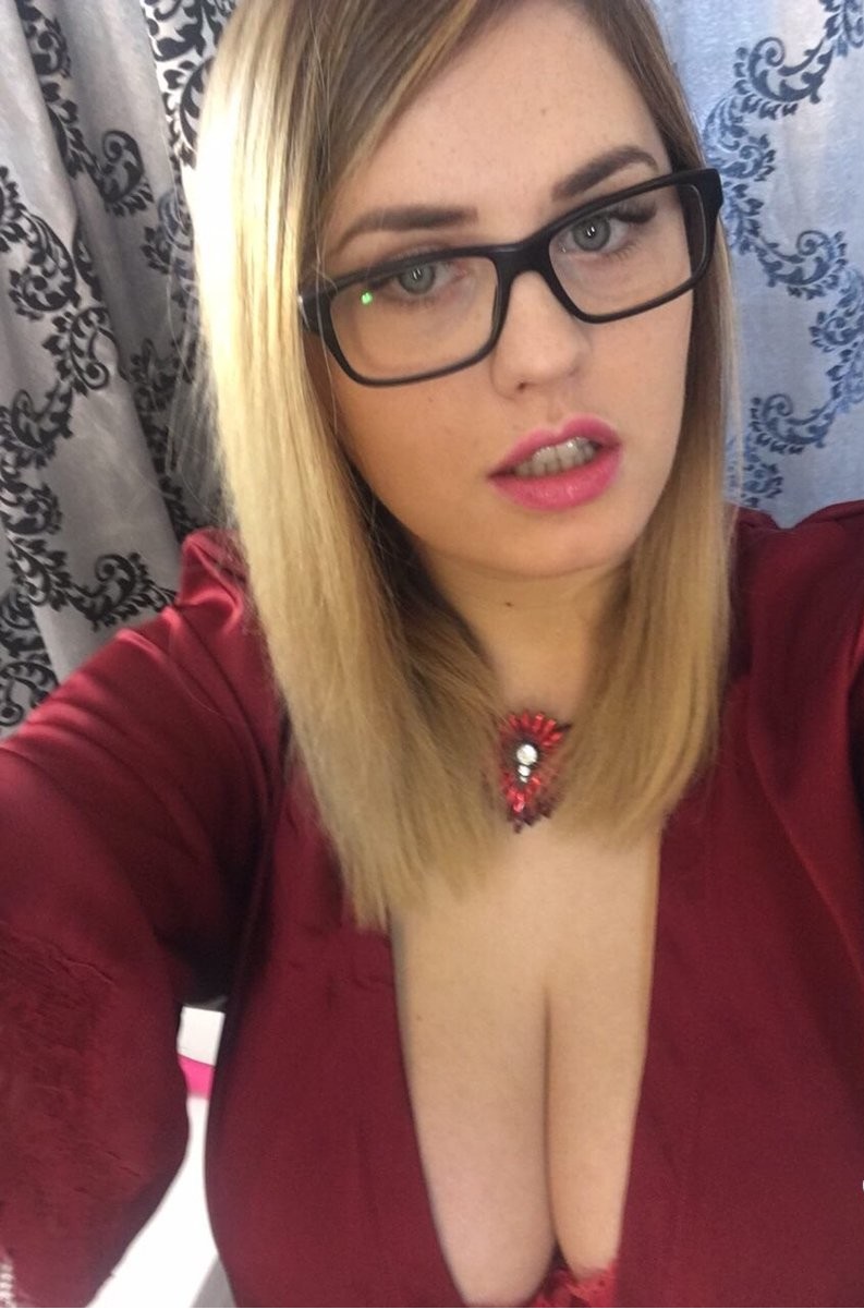 Bucuresti - Escorta Sexy - Dezbraca-ma incet, atinge-mi trupul fierbinte si descopera placutul gust al pacatului interzis! Sunt o femeie frumoasa, cu obligatii si cu adevarate virtuti trupesti, cu dorinte si fantezii ca si tine, asa ca te astept in compania mea pentru a ne simti bine.  Raspund la telefon 0906-800-516 sau la sms pe nr scurt 1533, trimite textul PASIONALA ca sa ma ai asa cum ne dorim amandoi.  Sarutari umede, doar ptr adulti.  Tarif 1, 3 eur/min si 1, 5 eur/sms, fara tva. 
