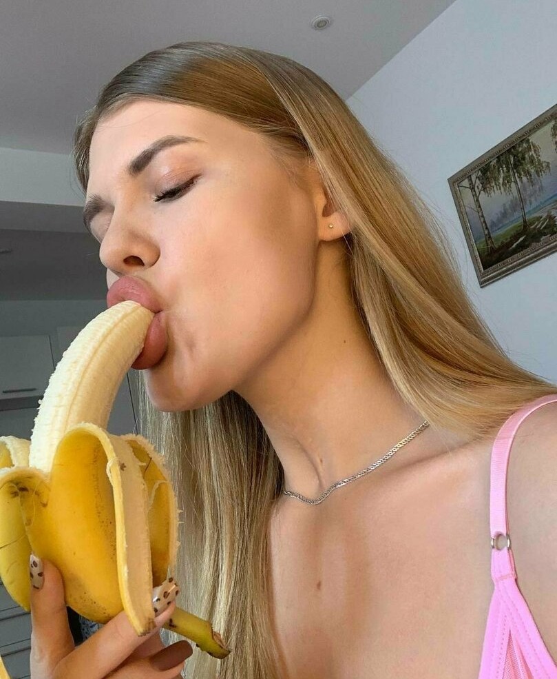 Escorte Sexy - Bucuresti Toata Tara - BANANA ta o vreau, Andreea, studenta nonconformista, ador bananele tari si bune.  Daca ai una pentru mine, da-mi-o.  tel.  meu este 0906 800 843 Sau astept sms-ul tau cu textul BANANA la 1533 si te voi contacta eu.  PUPICI UNDE VREI TU! Exclusiv adultilor! (1, 5 eur/sms sau 1, 9 eur/min+tva)