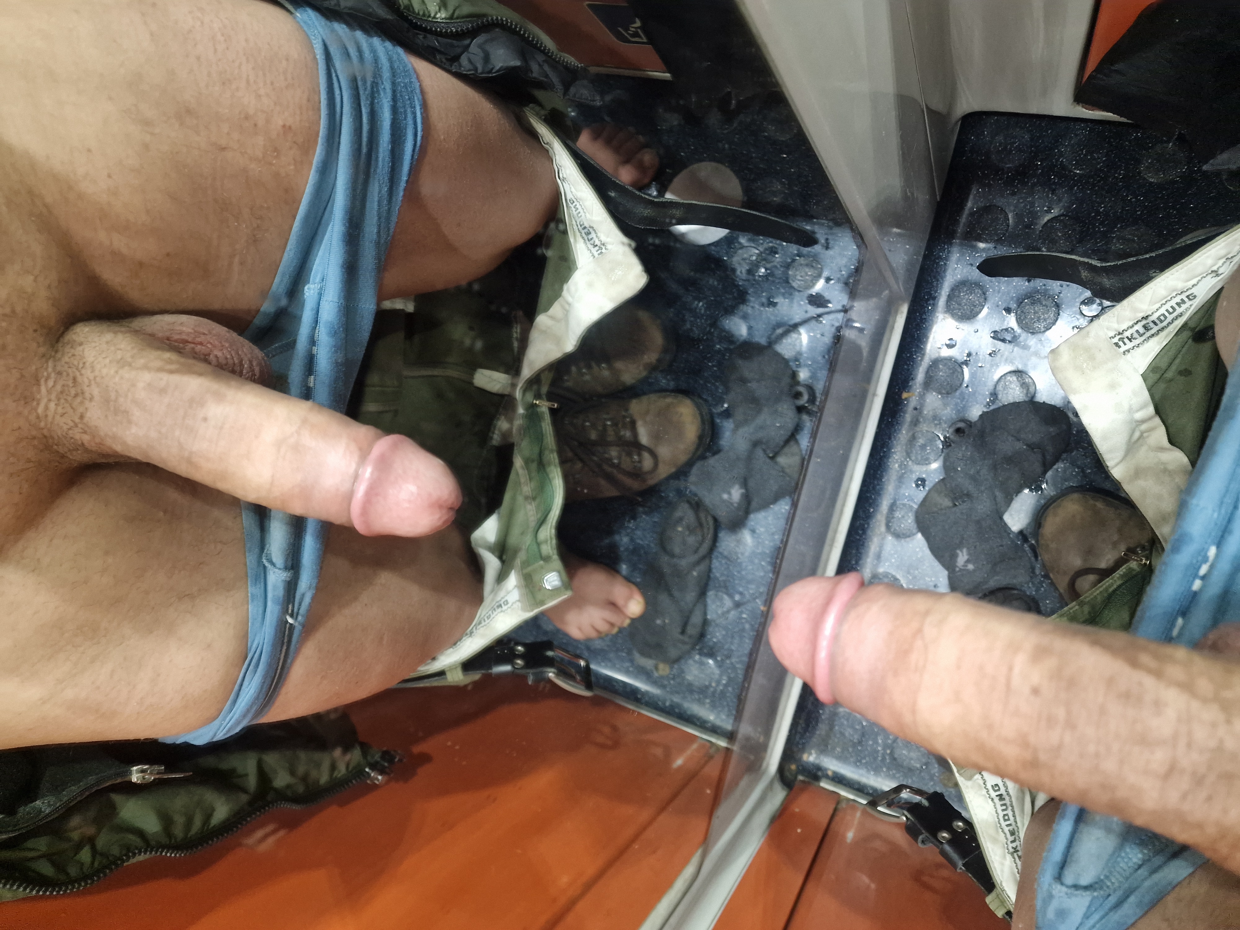 Escorta Sex - Caut femei sunt singur barbati sa se aptina acept si femei mature - Telefon: 0771839781 