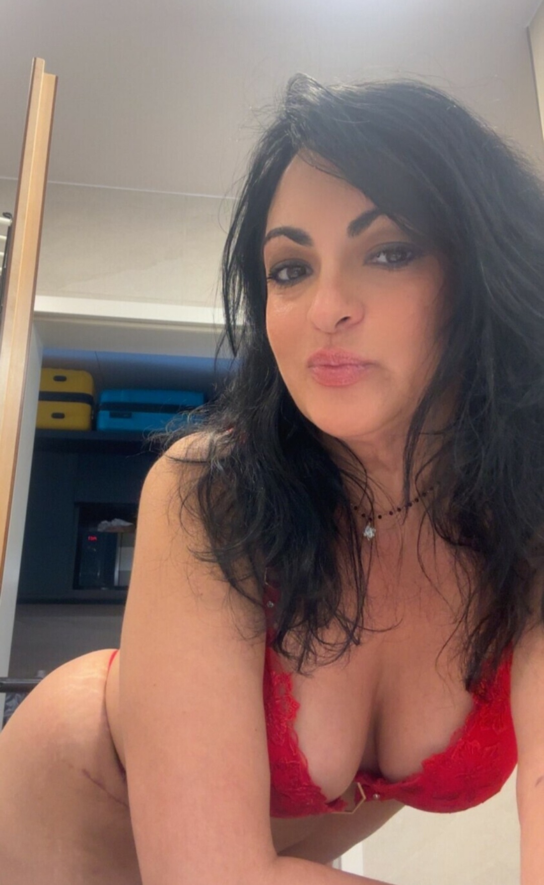 Escorta Sex - Escorta sexy si atenta la detalii te astept la mine domn serios sa-ti ofer cele mai bune servicii de companie, masaj de relaxare, body cu creme si uleiuri parfumate, esti un domn caruia ii place atmosfera atunci suna-ma, nu iti va parea rau.  Detalii la telefon.  - Telefon: 0793301907 