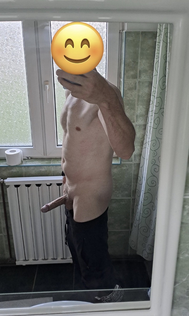 Escorta Sex - Esti o femeie careia place viata, doresc sa te cunosc.  .  Astept mesaj pe whatsapp din partea ta.  Doresc igiena si discretie.  Prefer doamne peste 35-50 de ani.  Ai o dorinta neimplinita, impreuna putem sa o punem in practica.  Da frau liber imaginatiei alaturi de mine.  - Telefon: 0711951595 