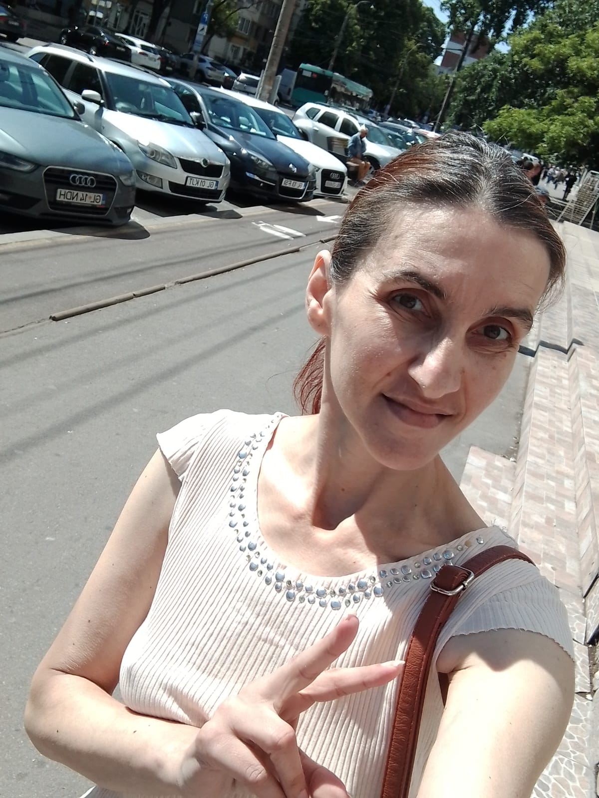 Escorta Sex - Escorta matura iti pot oferi compani intr-o ambianta placuta, clipe linistite la domiciliul meu  Astept domni seriosi si manierati.  Detalii la telefon - Telefon: 0758133861 