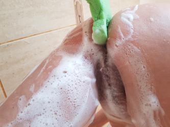 Bucuresti - Escorta Sexy - Antrenament pentru sclavi de cumparaturi Te-ai nascut sa iti servesti stapana! Esti prin definitie un beta caruia ii place sa primeasca ordine de la o femeie alpha, ca mine.  Ti se pare incitant sa fii un portofel folosit si ruinat de stapana! In sfarsit, te simti si tu cu adevarat util si acum ai sansa sa inveti sa faci cumparaturi! Stapana este singura care te investeste cu aceasta sarcina, te responsabilizeaza si capabilizeaza pentru a-i face cumparaturile.  Poate te voi pedepsi sau ponegri cand faci greseli si nu cumperi ce trebuie, poate te voi umili punandu-te sa imi cumperi chiloti sau tampoane, insa vei avea sansa sa faci lucruri noi, sa traiesti emotii noi.  Satisfactia stapanei este cea mai mare recompensa pentru tine.   Sunt stapana Sanziana si ma uda doar portofelele pline si larg deschise pentru mine.  Suna-ma, daca vrei sa fii sclavul meu zilnic, saptamanal, bilunar ssu lunar de cumparaturi!