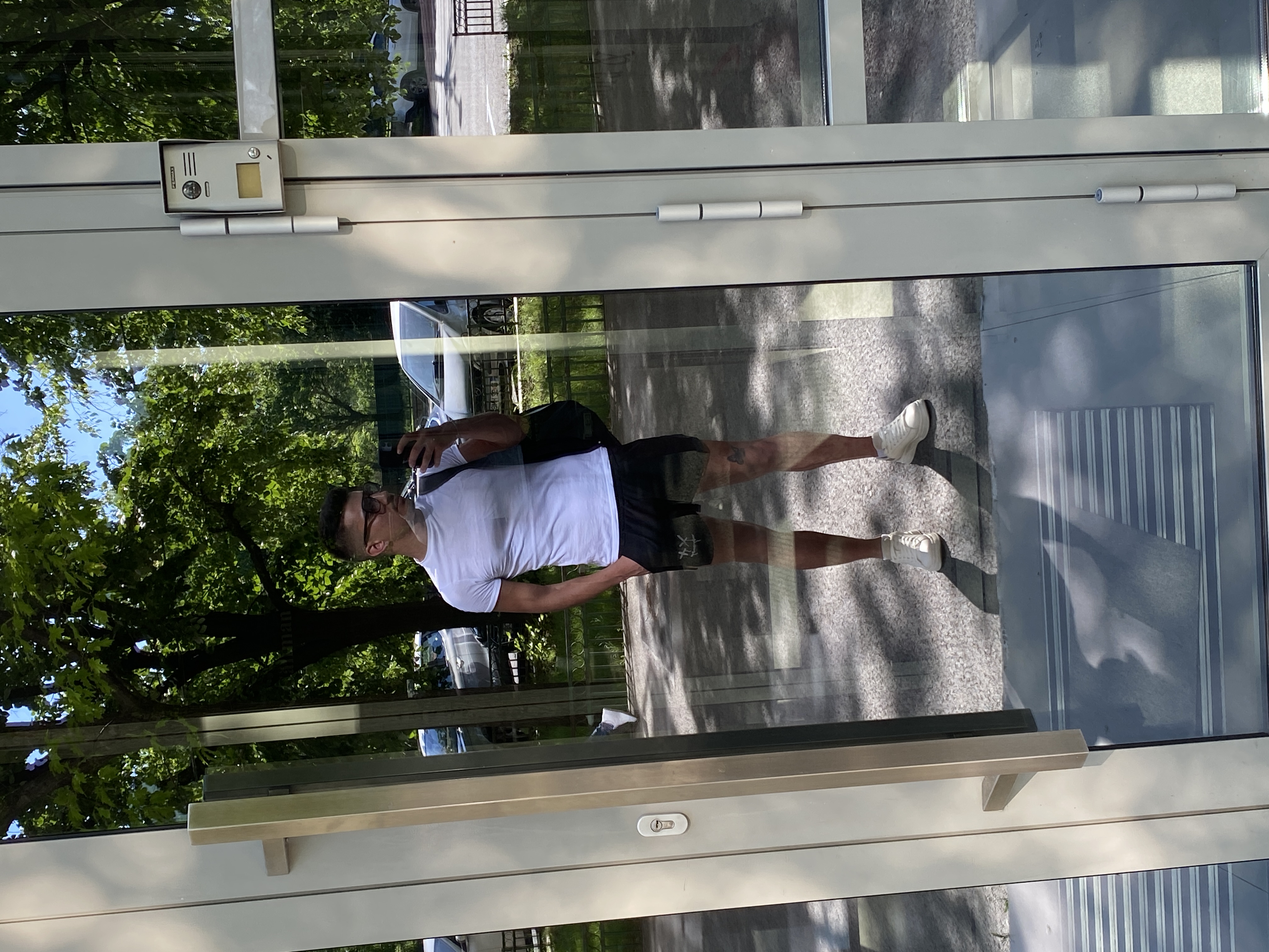 Escorte Sexy - Bucuresti - Escorta senzuala iti pot oferi companie, masaj de relaxare, intr-o ambianta placuta, clipe linistite la domiciliul meu sau al tau.  Astept domni seriosi si manierati.  Detalii la telefon