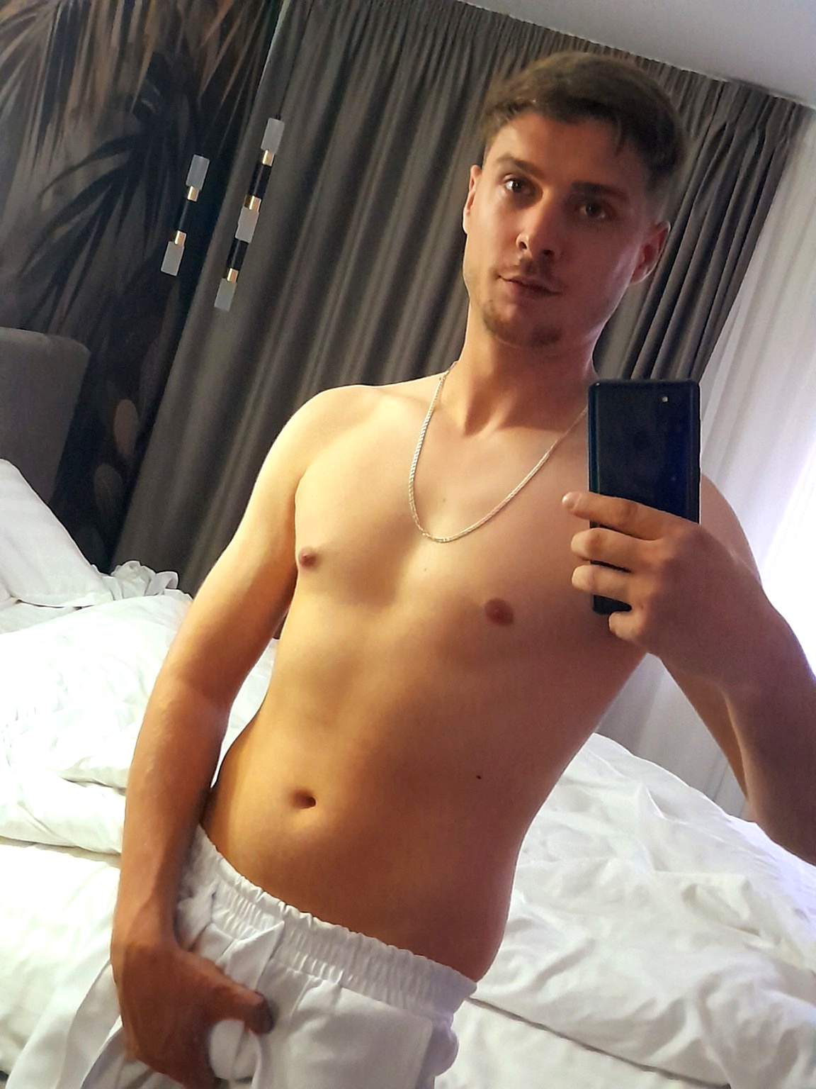 Bucuresti - Escorta Sexy - Escorta reala, senzuala si dulce iti pot oferi companie, masaj terapeutic profesional, tonifiere si intretinere corporala.  Detalii la telefon. 