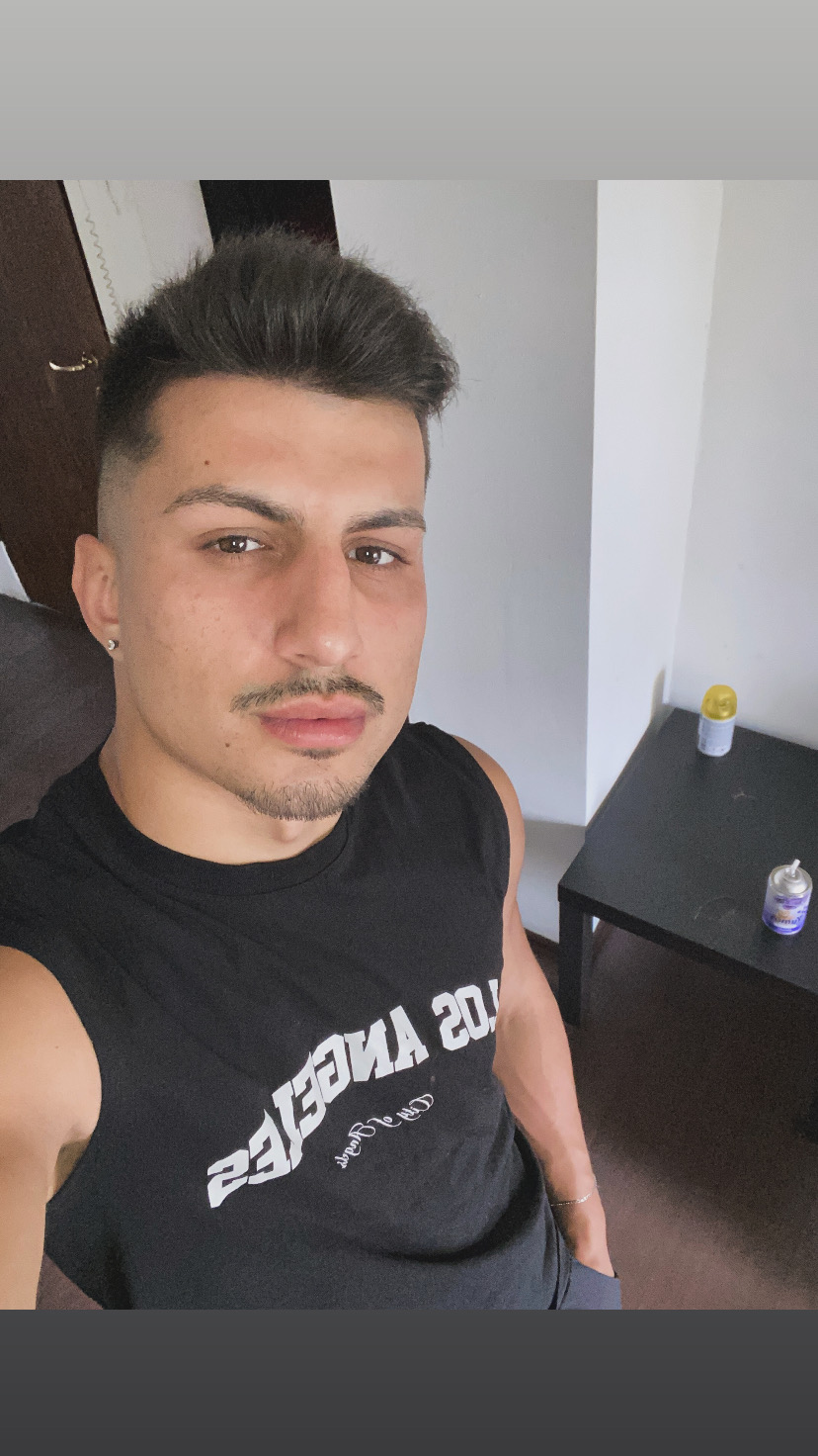 Escorte Sexy - Bucuresti - Escorta senzuala iti pot oferi companie, masaj de relaxare, intr-o ambianta placuta, clipe linistite la domiciliul meu sau al tau.  Astept domni seriosi si manierati.  Detalii la telefon
