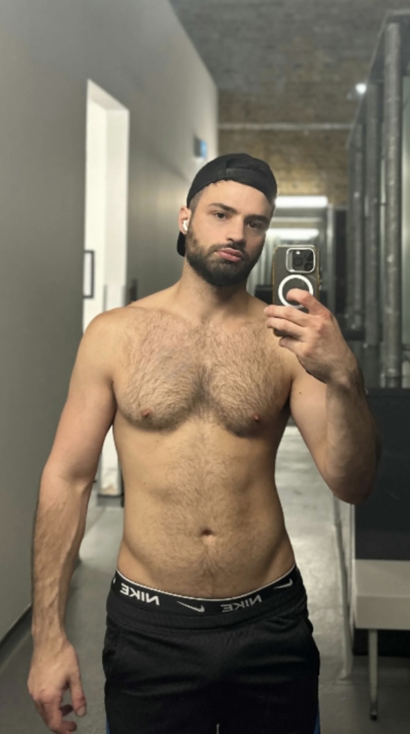 Escorte Sexy - Bucuresti - Salut! Aici, cu gânduri frumoase.  Un barbat elegant si prietenos, Un om de cuvant si respectuos.  Am de gand sa ofer videoclipurii cu mine si ce-i mai frumosi baieti cu care m-am intalnit.  Videoclipuri lungi, contin sex, muie, dominare, fanteziile noastre etc.  Recenzi' cu stele 5.  Intalnirii, rar.  Discutii pe chat.  Web camera: streaptise, s-ex cu prieteni.  Nu rata ocazia! Fii printre ce-i ce stiu ce vor. 