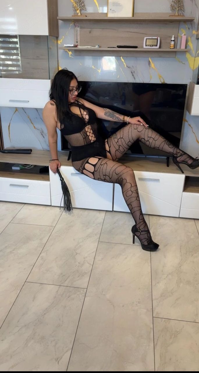 Bucuresti - Escorta Sexy - CUPLU 2 TRANSEXUALE 2 FETE 2 BAIETI OFERIM SHOW WEB SI FILMULETE CU DOMINARE HAI SA NE DESTRABALAM TE ASTEPT PE WHATSAPP SHOW INCEDIAR