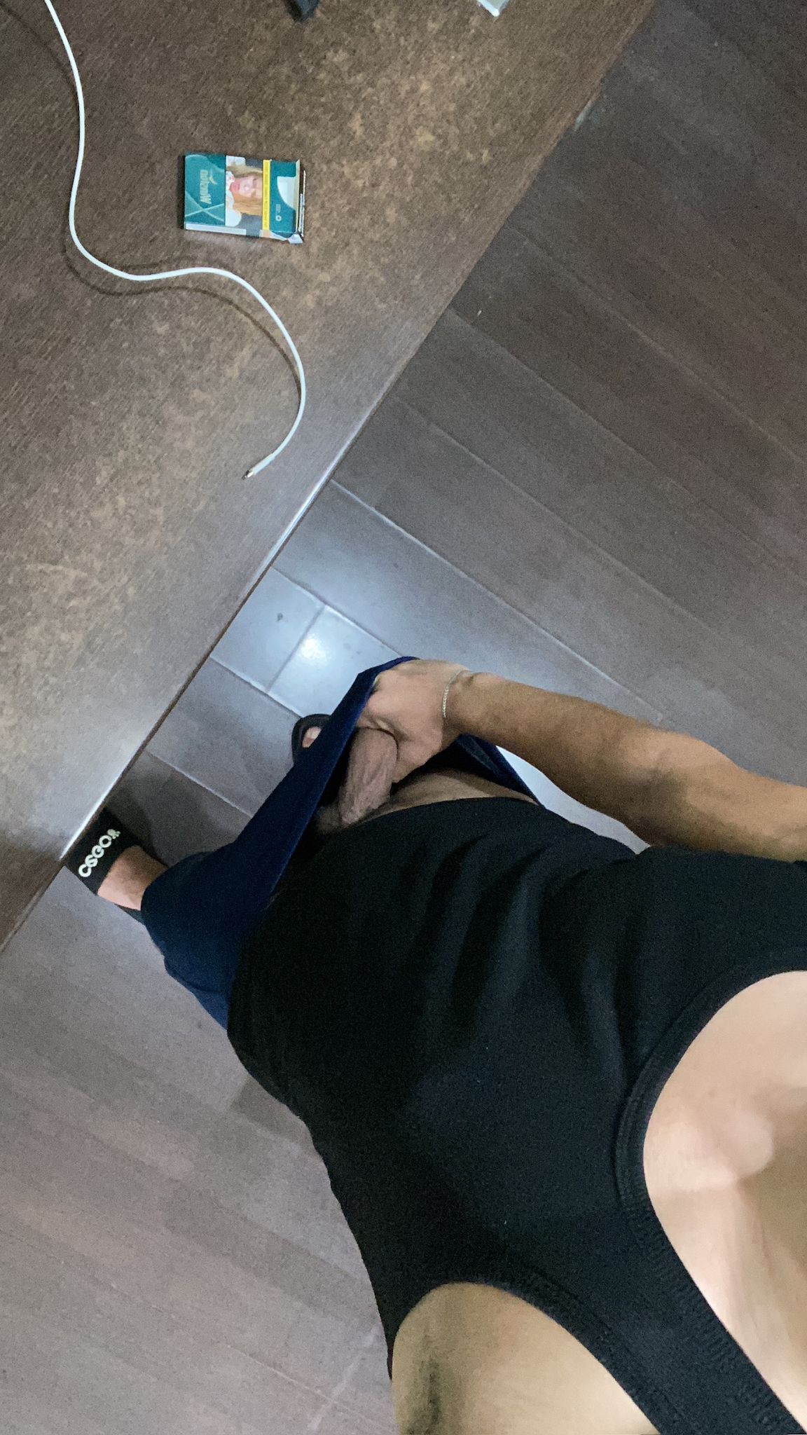 Bucuresti - Escorta Sexy - Escorta senzuala iti pot oferi companie, masaj de relaxare, intr-o ambianta placuta, clipe linistite la domiciliul meu sau al tau.  Astept domni seriosi si manierati.  Detalii la telefon