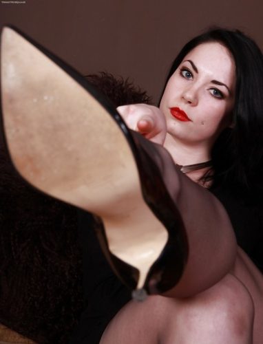 Bucuresti Si Toata Tara - Escorta Sexy - Astept sclavi/sclave, supusi mie, poze reale, nu deranja daca nu esti decis/a, ofer dominare soft/hard sclavilor supusi/docili, umilinta, injosire fizica si verbala…etc, doar trebuie sa imi spui ce iti doresti;detin instrumente f diversificate, la cerere asistent/a.  Contact si detalii la tel 0906 800 888 sau si prin sms la nr 1580 dar sa trimiti textul STAPANA REALA ca sa-ti raspund personal.  Nu domin persoane minore, dar te pot domina si virtual cu profesionalism.  (1, 5 eur/sms sau 1, 9 eurmin+tva) /