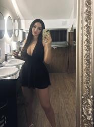 Escorte Sexy - Pitesti - Escorta manierata am revenit.  Ofer companie si masaj terapeutic facut cu creme si uleiuri aromate domnilor manierati intr-o locatie discreta.  Locuri de parcare si ac.  Detalii la telefon. 