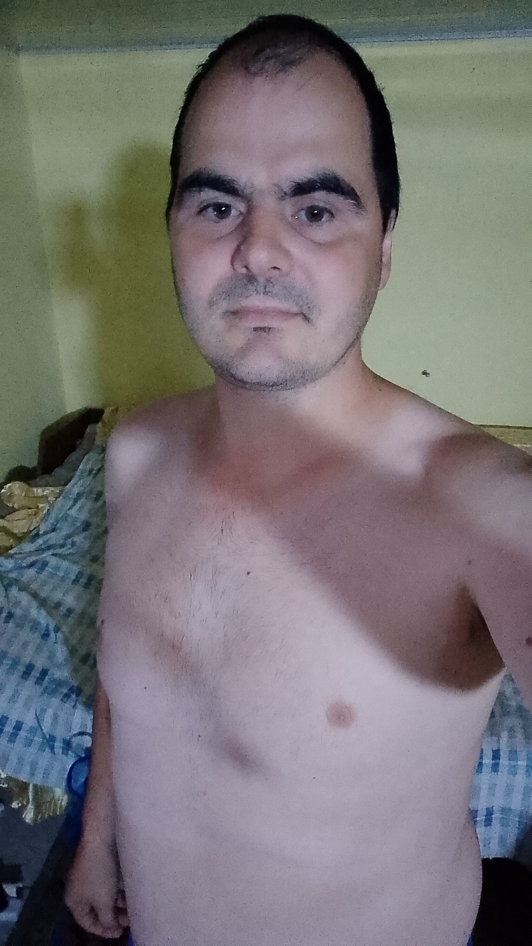 Galați - Escorta Sexy - Salutare eu sunt Marian din Tudor Vladimirescu jude?ul Gala?i sunt doar activ sunt în c?utarea unui pasiv care s? îmi fac? toate pl?cerile îmi place s? o dau la supt îmi place s? te pun capr? s? te fut eu nu am loc nici ma?in? nu am cine vrea s? o facem cu adev?rat a?tept mesaje pe WhatsApp sau la telefon