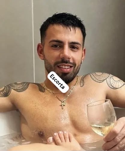 Bucuresti - Escorta Sexy - Vrei sa ne masturbam pe camera video de la whatssapp ? Vrei videoclipuri cu mine xxx? 
Vrei distractie garantata la mine acasa sau la tine ? 
Experienta/intelegere/respect/buna stare/ s?ex de ne-oprit! Contacteaza-ma si iti las mai multe detalii