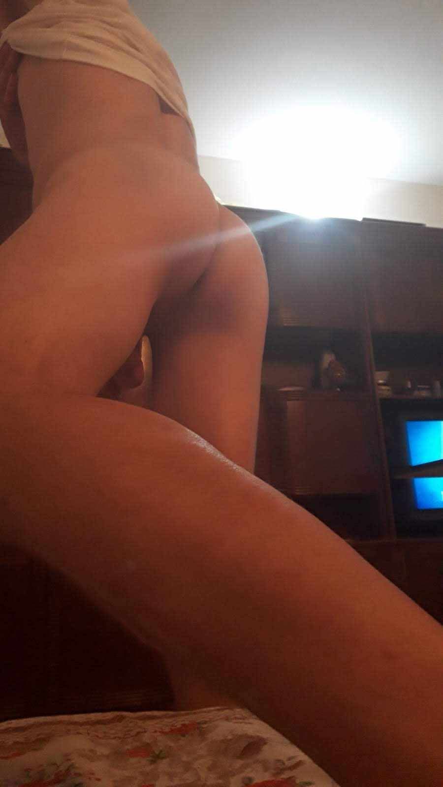 Bucuresti - Escorta Sexy - Escorta senzuala iti pot oferi companie, masaj de relaxare, intr-o ambianta placuta, clipe linistite la domiciliul meu  Astept domni seriosi si manierati.  Detalii la telefon