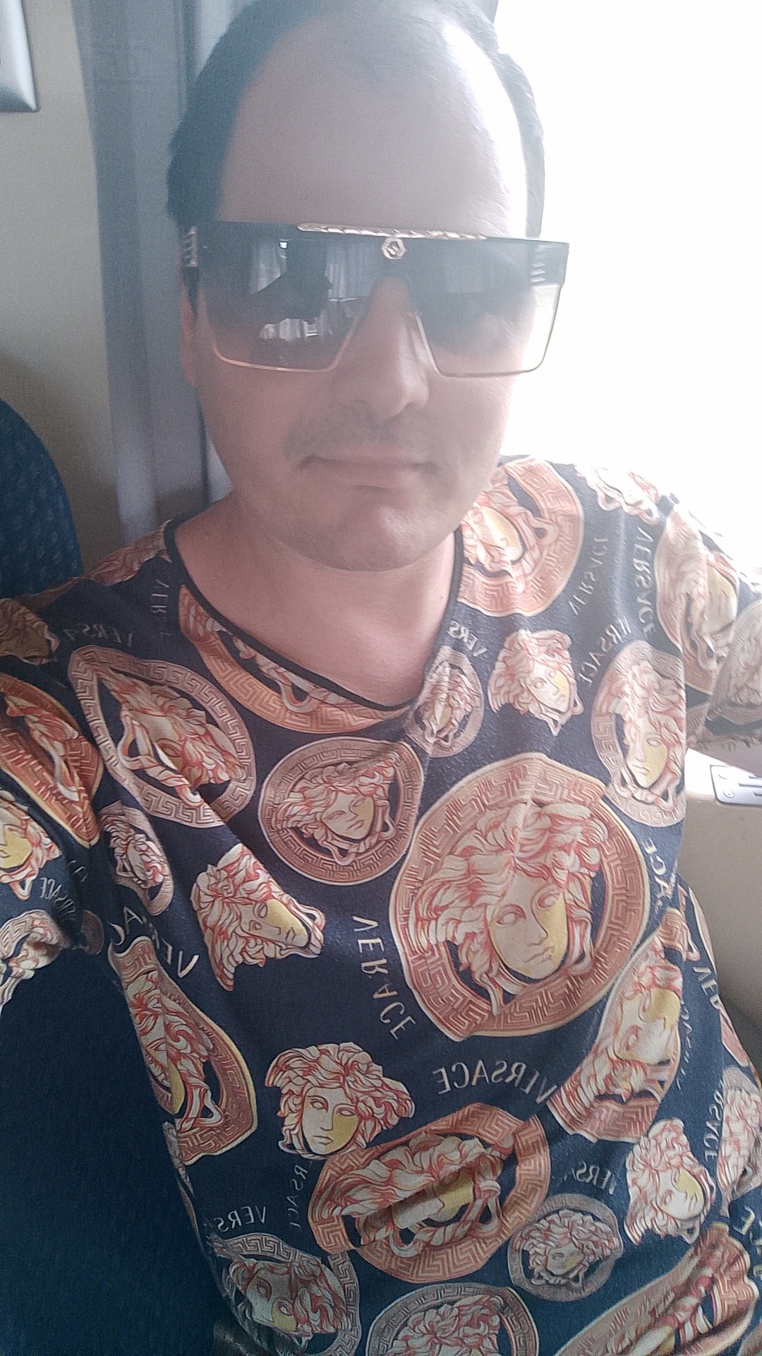 Galați - Escorta Sexy - Eu sunt Marian din Tudor Vladimirescu jude?ul Gala?i Hunedoara activ sunt în c?utarea unui pasiv care s? îmi fac? toate pl?cerile îmi place s? o dau la supt îmi place s? te pun în genunchi ?i s? te ?in cu mâinile de cap s? o sugi adânc s? te pun ?i capr? te ?i fut eu nu am loc ?i nici ma?in? nu am cine are drum spre Gala?i ?i vrea s? o facem cu adev?rat a?tept mesaje pe WhatsApp sau la telefon
