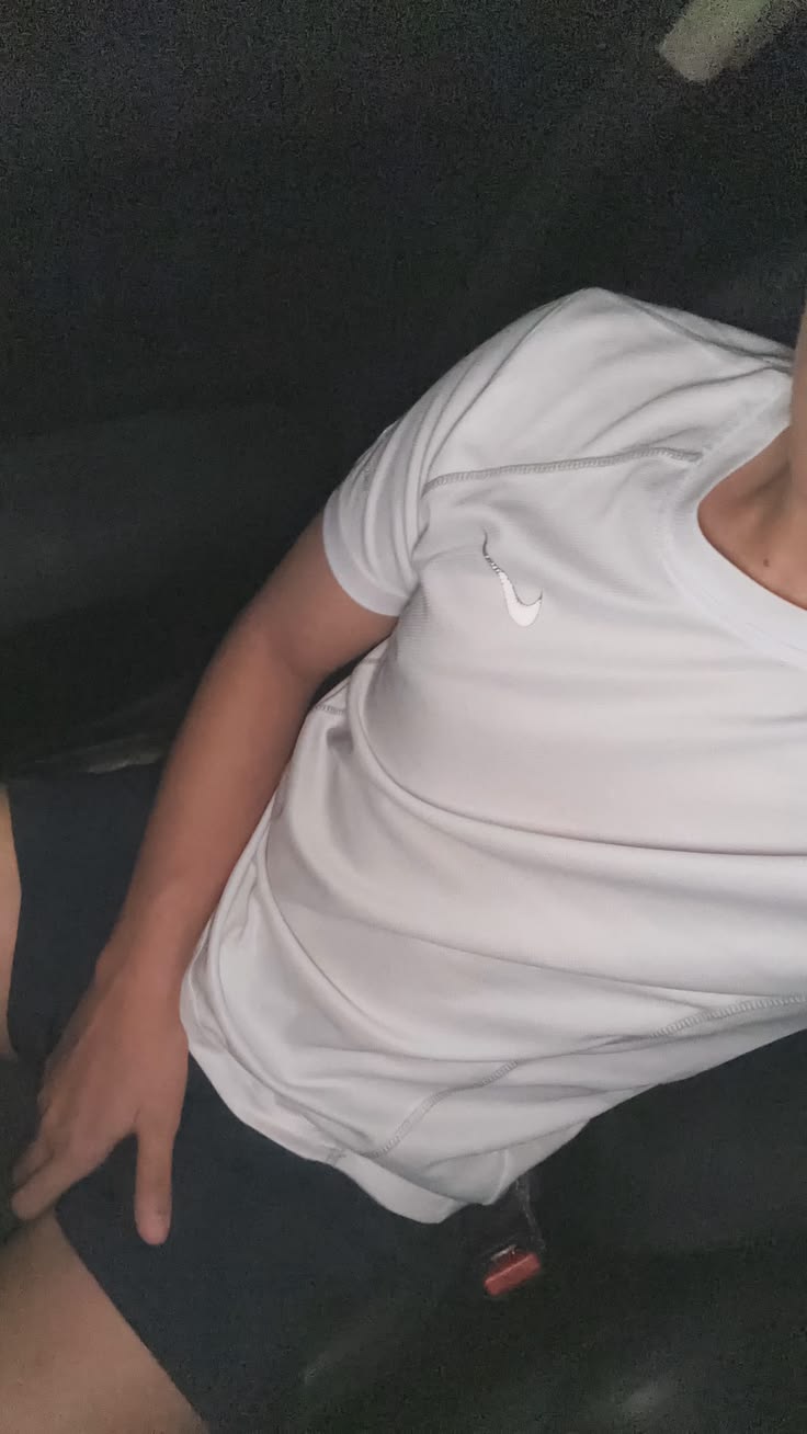 Escorte Sexy - Bucuresti - Escort? de companie senzual slim a?tept mesaj în privat, de la persoanele între vârsta 20 - 30 de ani, e?ti domni genero?i ?i cu bun sim?i