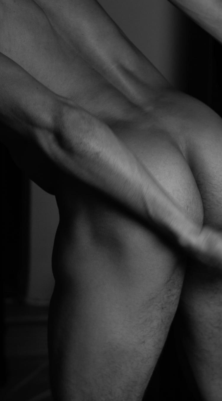 Escorte Sexy - Bucuresti - Escorta senzuala iti pot oferi companie, masaj de relaxare, intr-o ambianta placuta, clipe linistite la domiciliul meu sau al tau.  Astept domni seriosi si manierati.  Detalii la telefon