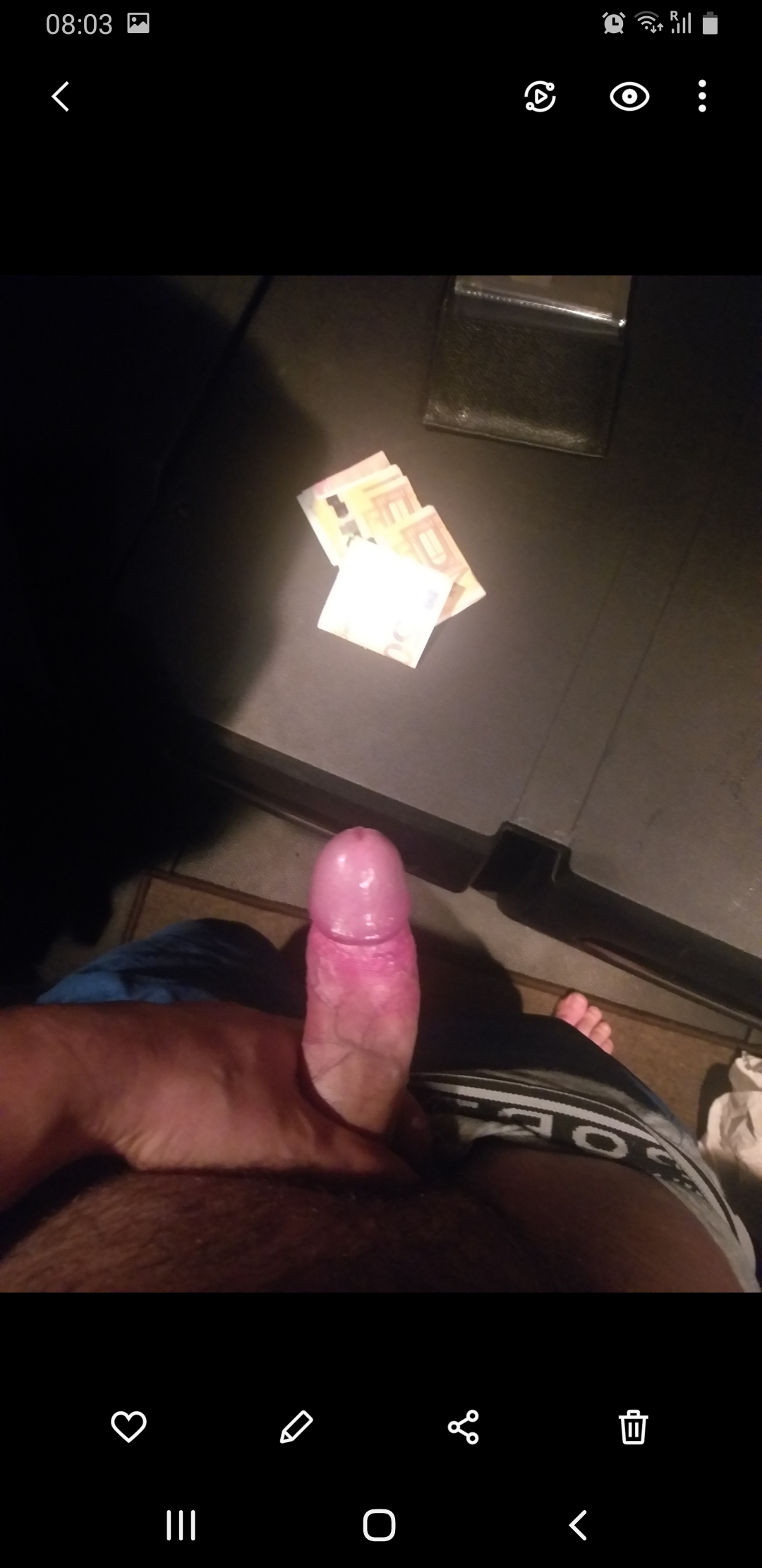 Escorta Sex - Buna barbat singur dotat viril ma deplasez am ce sa ofer la o femeie totul bani hai pe watshapp - Telefon: 0748518767 