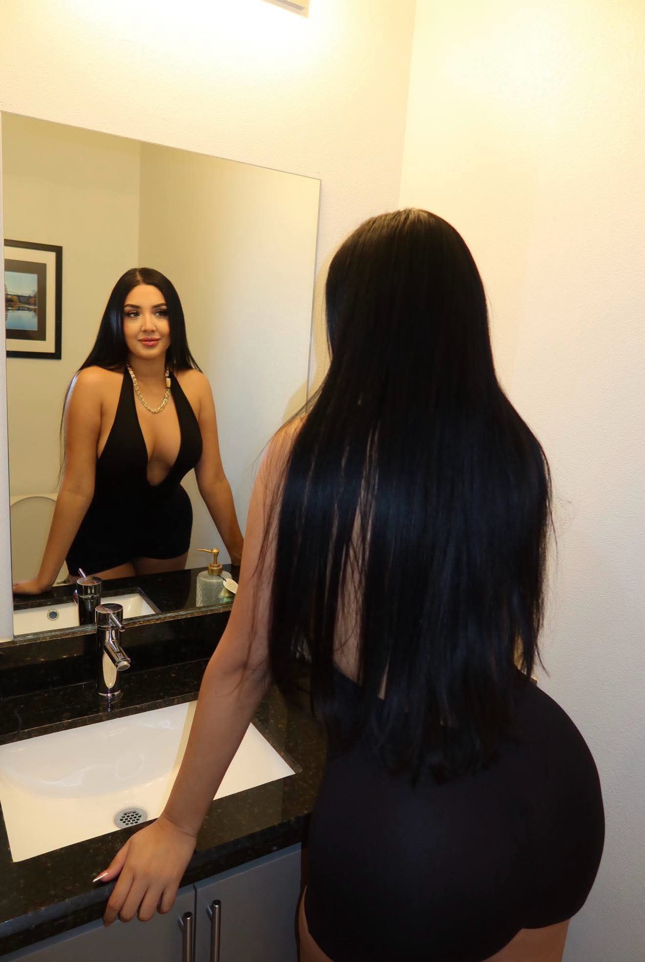Escorta Sex - Escorta manierata am revenit.  Ofer companie si masaj terapeutic facut cu creme si uleiuri aromate domnilor manierati intr-o locatie discreta.  Locuri de parcare si ac.  Detalii la telefon.  - Telefon: 0735342440 