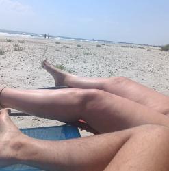 Escorte Sexy - București - Escorta senzuala iti pot oferi companie, suntem cuplu soț si soție vă asteptam să va descoperiți cele mai ascunse fantezii si secrete suntem deschisi si naturali .  .  .  .  .  .  .  masaj de relaxare, intr-o ambianta placuta, clipe linistite la domiciliul meu sau al tau.  Astept domni seriosi si manierati.  Detalii la telefon