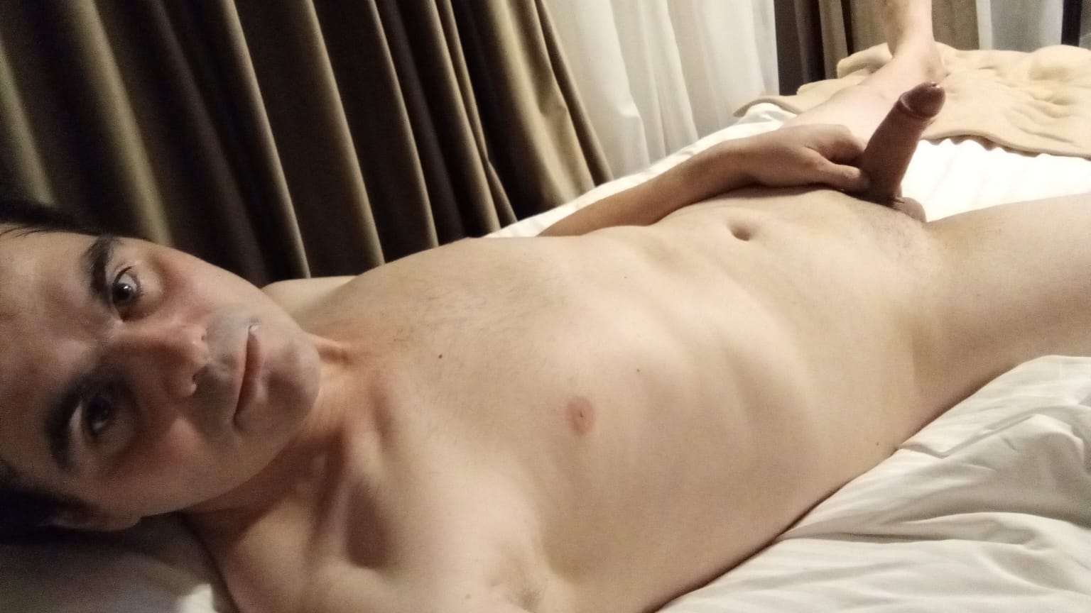 Galați - Escorta Sexy - Salutare tuturor
Sunt activ cine dore?te al?turi mine
Accept numai pasivi
Cu vârsta cuprins? 18-50 ani
A?tept un mesaj in privat nu am ma?in? ?i nici nu am loc eu sunt din Tudor Vladimirescu jude?ul Gala?i