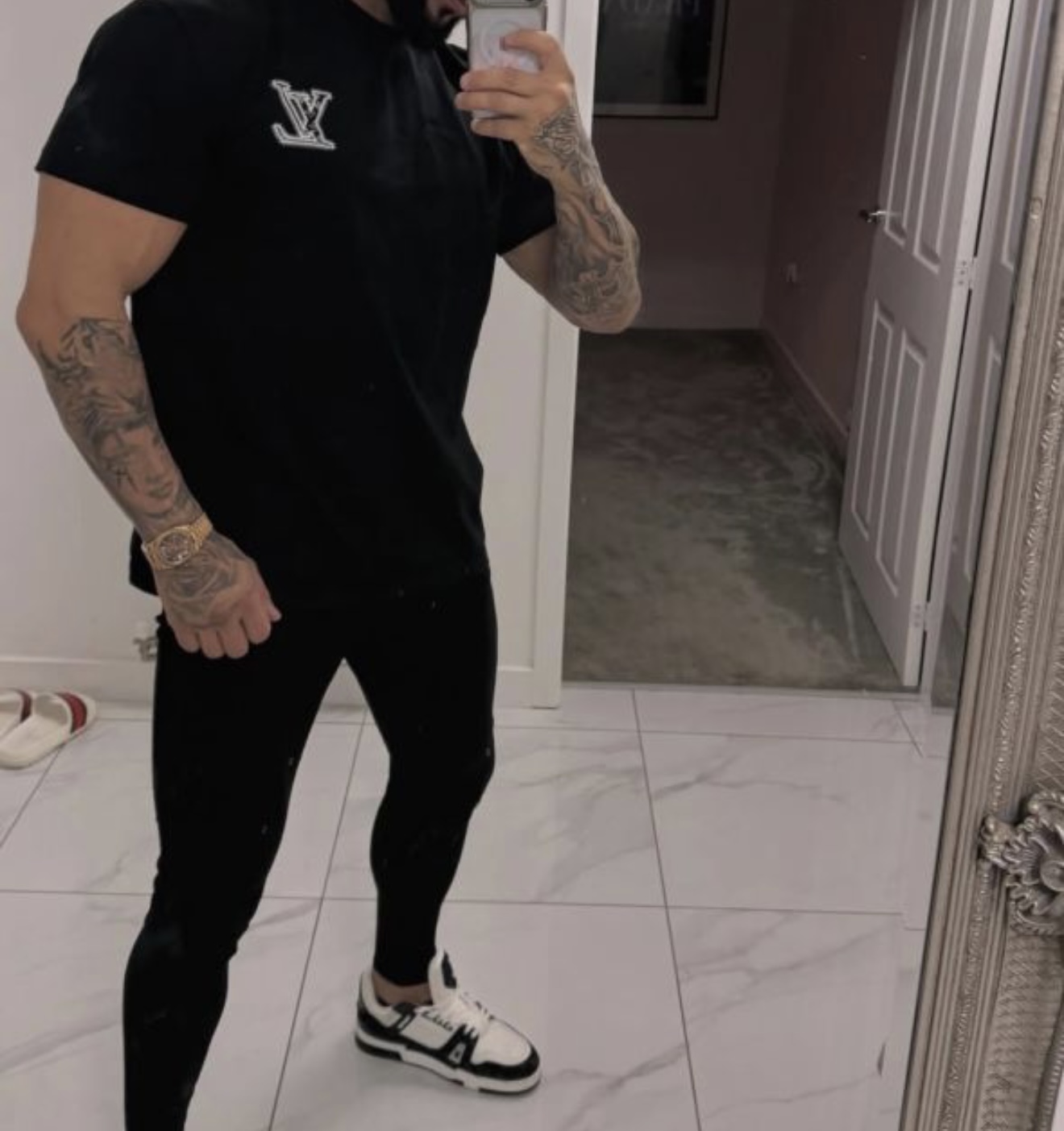 Bucuresti - Escorta Sexy - Escorta sexy si atenta la detalii te astept la mine domn serios sa-ti ofer cele mai bune servicii de companie, masaj de relaxare, body cu creme si uleiuri parfumate, esti un domn caruia ii place atmosfera atunci suna-ma, nu iti va parea rau.  Detalii la telefon. 