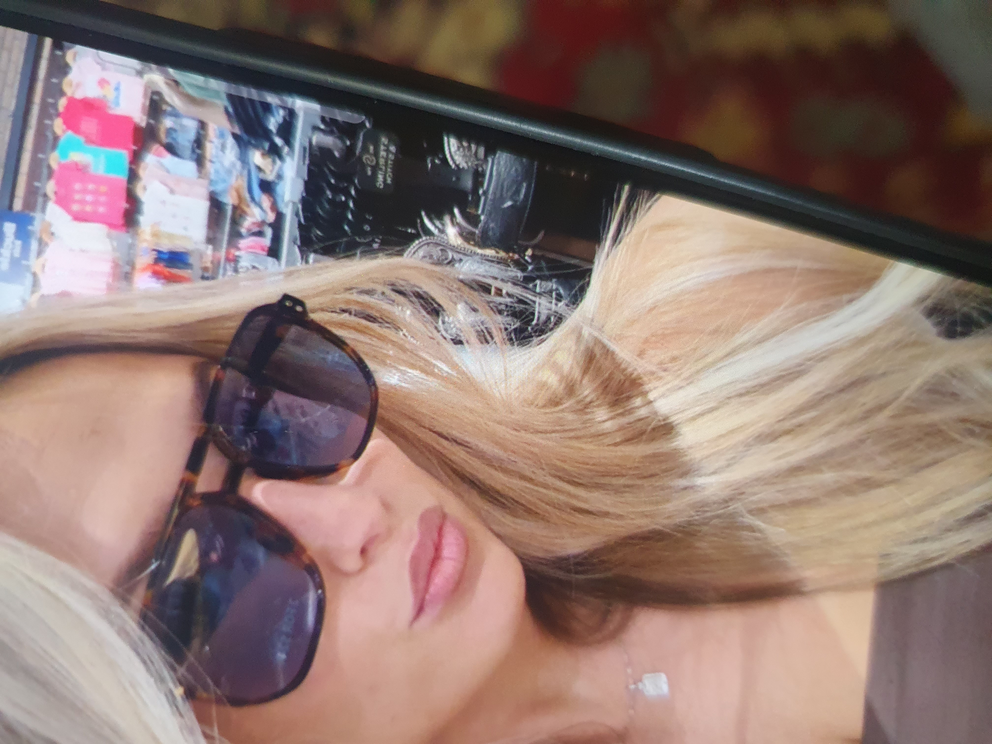 Escorte Sexy - Ku - Roscata discreta atenta la cerintele tale, ofer domnilor manierati companie si masaj terapeutic la domiciliul meu.  Ofer si cer seriozitate maxima, igiena garantata.  Detalii suplimentare la telefon. 