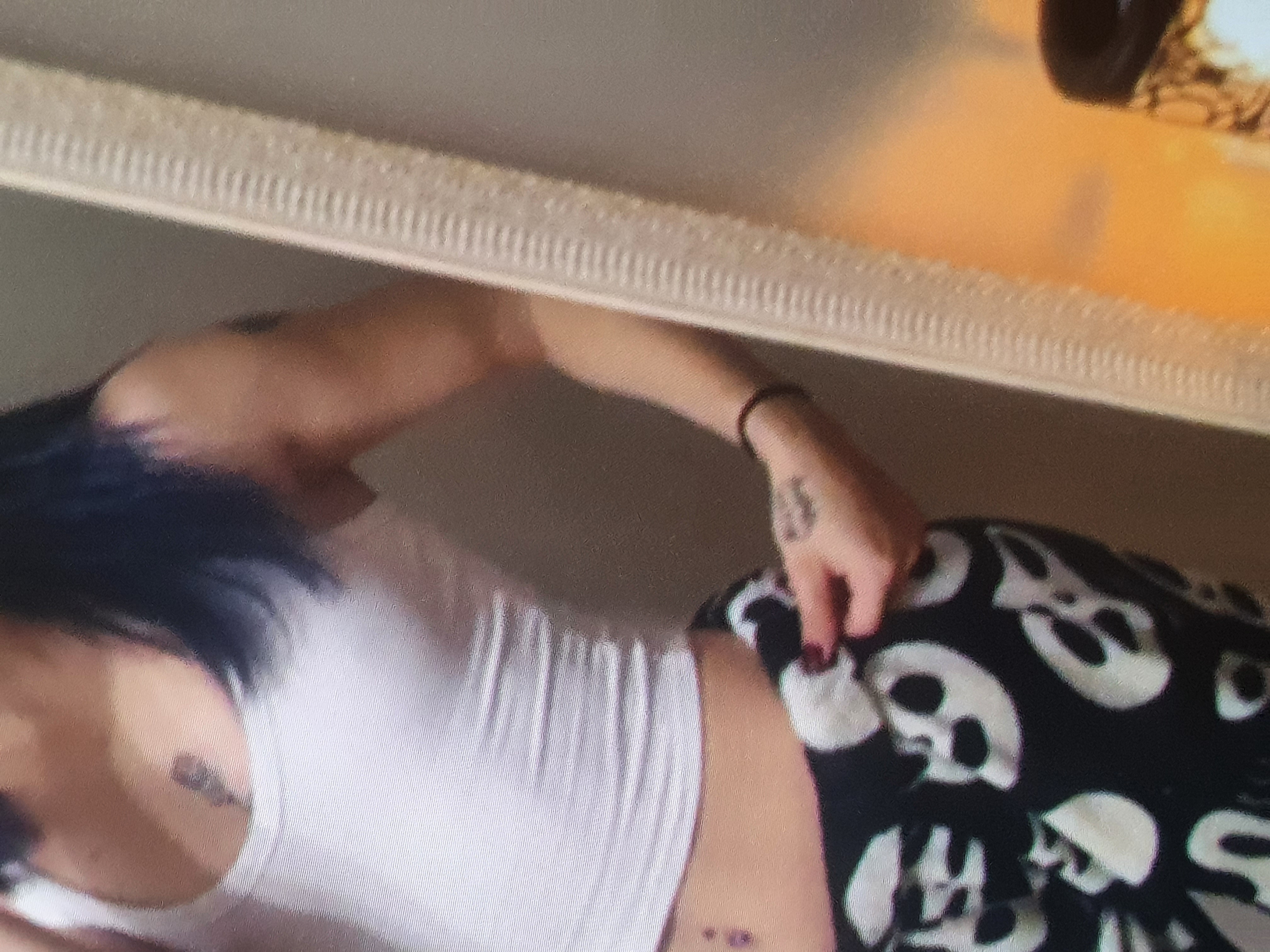 Escorte Sexy - Kurtea De Arges - Roscata discreta atenta la cerintele tale, ofer domnilor manierati companie si masaj terapeutic la domiciliul meu.  Ofer si cer seriozitate maxima, igiena garantata.  Detalii suplimentare la telefon. 
