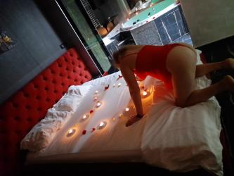 București - Escorta Sexy - Escorta senzuala iti pot oferi companie,  suntem cuplu soț si soție vă asteptam să va descoperiți cele mai ascunse fantezii si secrete suntem deschisi si naturali vă așteptăm cu drag.  .  .  .  .  .  masaj de relaxare, intr-o ambianta placuta, clipe linistite la domiciliul meu sau al tau.  Astept domni seriosi si manierati.  Detalii la telefon
