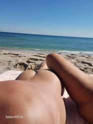 Escorte Sexy - București - Escorta senzuala iti pot oferi companie, suntem cuplu soț si soție vă asteptam să va descoperiți cele mai ascunse fantezii si secrete suntem deschisi si naturali vă așteptăm cu drag.  .  .  .  .  masaj de relaxare, intr-o ambianta placuta, clipe linistite la domiciliul meu sau al tau.  Astept domni seriosi si manierati.  Detalii la telefon