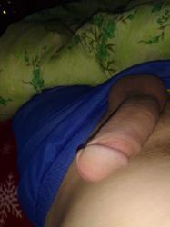 Escorte Sexy - Targoviste - Tnar dotat peste medie pentru doamne si cupluri masaj relaxare sunt un tnar singur pentru doamne si cupluri curat discretie igiena dotat peste medie detali telefon Sau watap