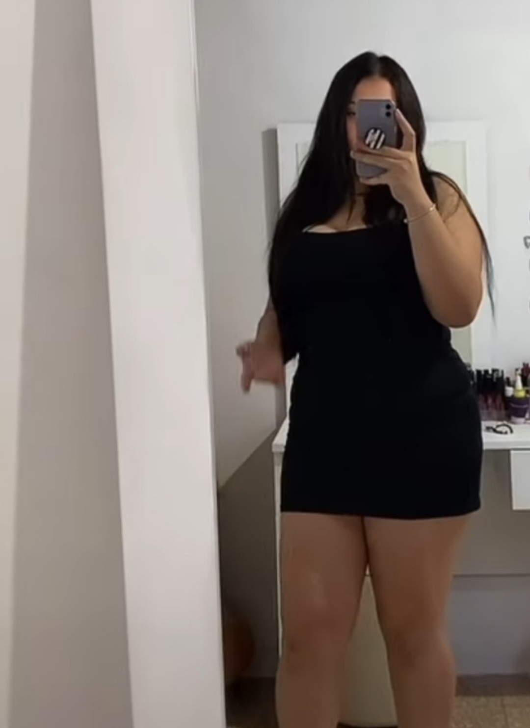 Escorta Sex - Top escorta bruneta titrata, cu experienta, o fire placuta, calma si rabdatoare ofer companie, masaj de relaxare si terapeutic in conditii de lux.  Detalii la telefon.  - Telefon: 0741552756 