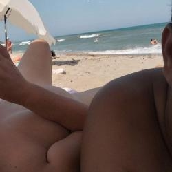 București - Escorta Sexy - Escorta senzuala iti pot oferi companie, suntem cuplu soț si soție vă asteptam să va descoperiți cele mai ascunse fantezii si secrete suntem deschisi si naturali.  .  masaj de relaxare, intr-o ambianta placuta, clipe linistite la domiciliul meu sau al tau.  Astept domni seriosi si manierati.  Detalii la telefon