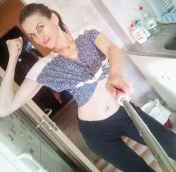 Galati - Escorta Sexy - Satena matura discreta atenta la cerintele tale, ofer domnilor manierati companie  la domiciliul meu.  Ofer si cer seriozitate maxima, igiena garantata.  Detalii suplimentare la telefon.  Folosesc și WhatsApp . 