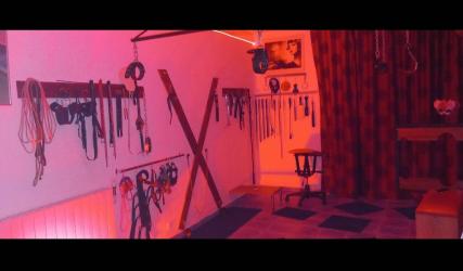 Escorte Sexy - Bucuresti - Ești în căutarea unei Stapane ?
Ai nimerit exact unde trebuie !
Eu sunt Mistress Melissa si te aștept la picioarele mele umil si ascultator!
Ofer sedinte de dominare sclavilor, sclavelor, submisivilor si submisivelor.  Dețin locație special amenajată pt astfel de sedinte , dotata cu diferite dispozitive și ustensile de tortura pt o ședință de neuitat.  
Pozele din anunț sunt poze personale făcute în locatie .  
Pt mai multe detalii îmi poți scrie un mesaj pe whatsapp. 