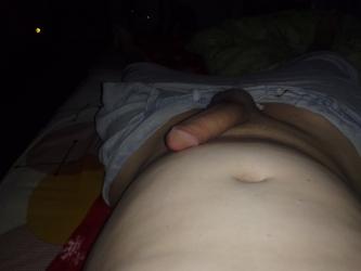 Targoviste - Escorta Sexy - Tnar dotat peste medie pentru doamne si cupluri curat discretie igiena masaj relaxare sunt un tnar singur pentru doamne si cupluri dotat peste medie discretie igiena dotat detali watap sau telefon