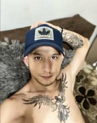 Bucuresti - Escorta Sexy - Salut, ma numesc David , 28 ani , cu locatie .  Va ofer masaj de relaxare erotic si , jucari , dominare soft , hard, si multe alte fantezii, sunt activ .  trebuie doar sa fi decis ce vrei! Nu raspund la numere private ! Nu trimit poze xxx! Cei ce au pofta de caterinca vor fi blocati! Mai multe detalii va astept la telefon sau whatsApp! Multumesc