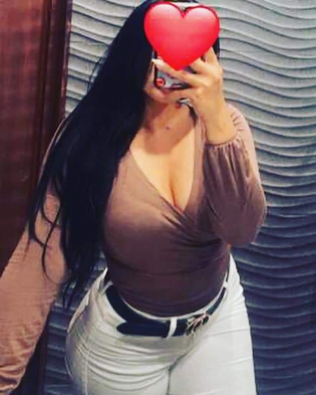 Escorta Sex - Escorta bruneta, dulce si senzuala te astept la mine domn serios sa-ti ofer cele mai bune servicii de companie, masaj de relaxare, body cu creme si uleiuri parfumate.  Daca esti un domn caruia ii place atmosfera atunci suna-ma, nu iti va parea rau.  Detalii la telefon.  - Telefon: 0730549092 