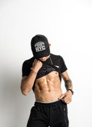 Bucuresti - Escorta Sexy - Salut, ma numesc David , 28 ani , cu locatie .  Va ofer masaj de relaxare erotic si , jucari , dominare soft , hard, si multe alte fantezii, sunt activ .  trebuie doar sa fi decis ce vrei! Nu raspund la numere private ! Nu trimit poze xxx! Cei ce au pofta de caterinca vor fi blocati! Mai multe detalii va astept la telefon sau whatsApp! Multumesc