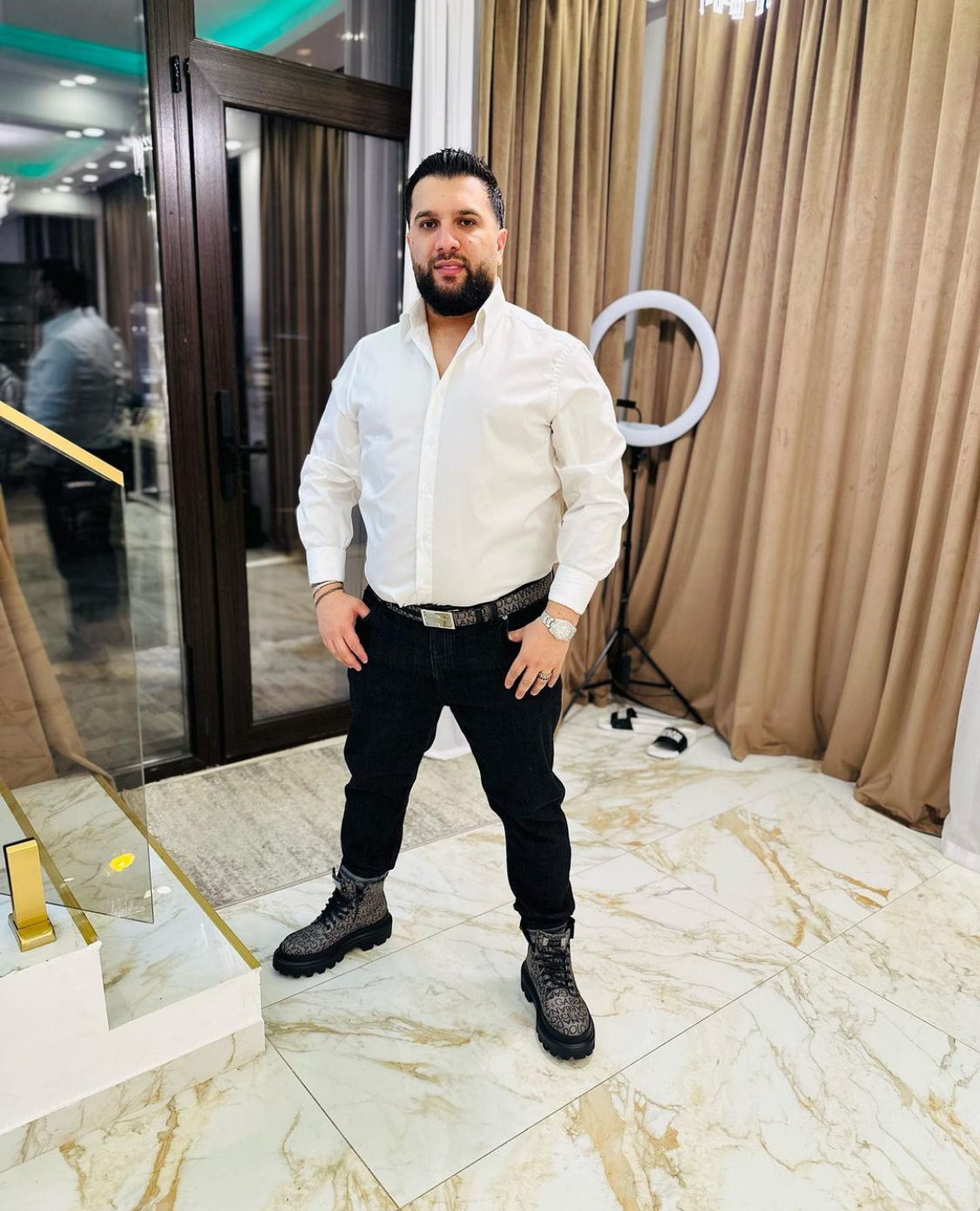 Bucuresti - Escorta Sexy - Ofer servicii de inalta calitate si abia astept sa te simt puternic.  Suna ma pentru mai multe detalii