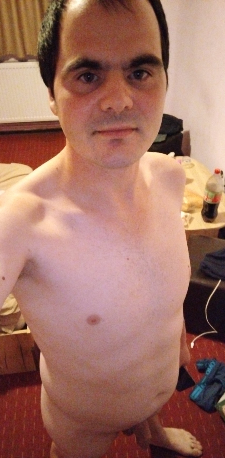 Escorte Sexy - Galați - Eu sunt Marian din Tudor Vladimirescu jude?ul Gala?i locuiesc cu p?rin?ii mei dar nu am loc eu sunt doar activ sunt în c?utarea unui pasiv îmi place cum intr?m în camer? s? te pun s? m? dezbraci s? te pun s? m? speli tot corpul s? te pun în genunchi s? o sugi adânc s? te ap?s cu mâinile de cap s? o sugi cu tot cu sperma ?i când este culcat? pentru mai multe detalii mesaj pe telefon sau la telefon