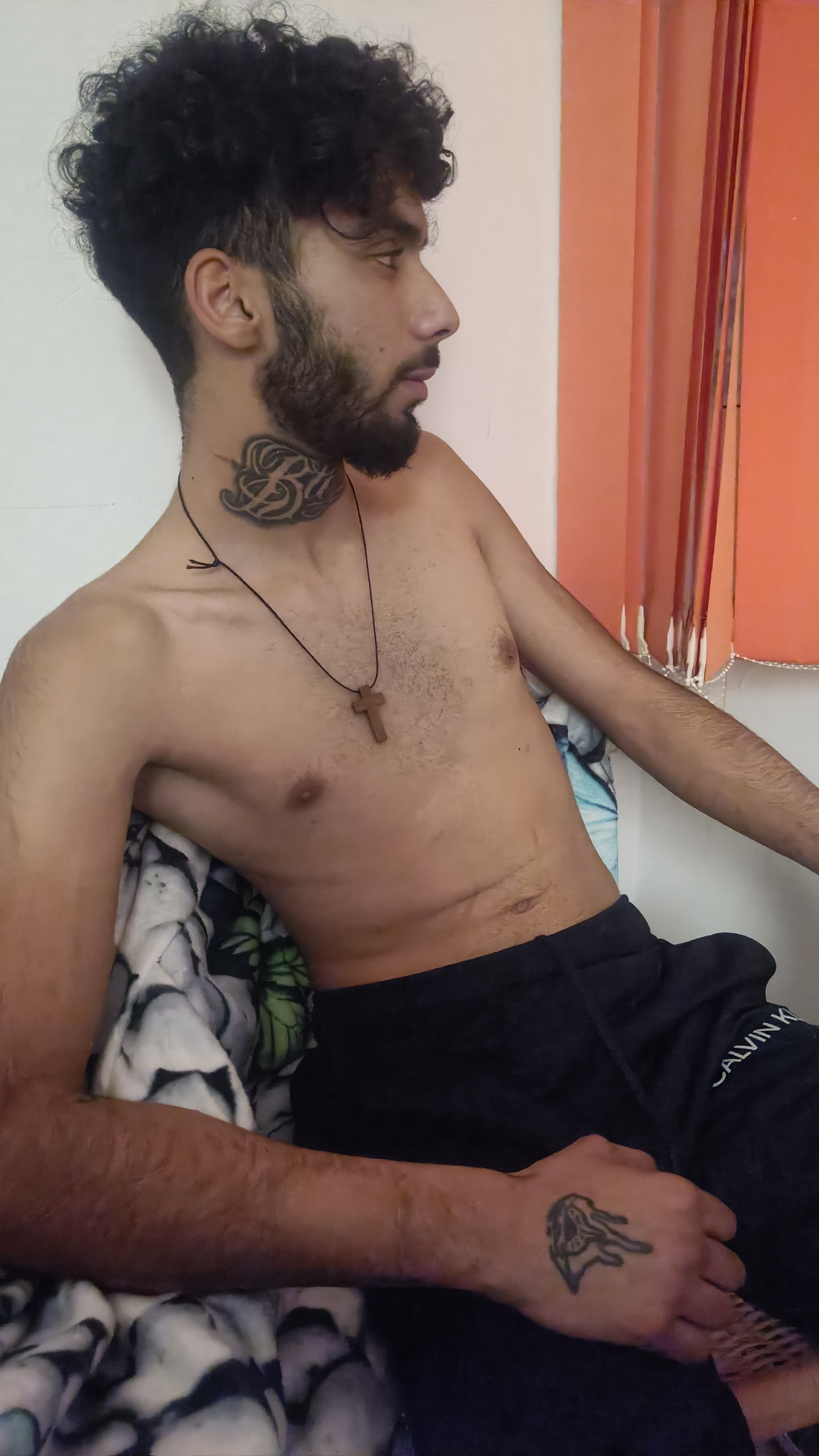 Escorte Sexy - București București - Escorta senzuala iti pot oferi companie, masaj de relaxare, intr-o ambianta placuta, clipe linistite la domiciliul meu sau al tau.  Astept domni seriosi si manierati.  Detalii la telefon