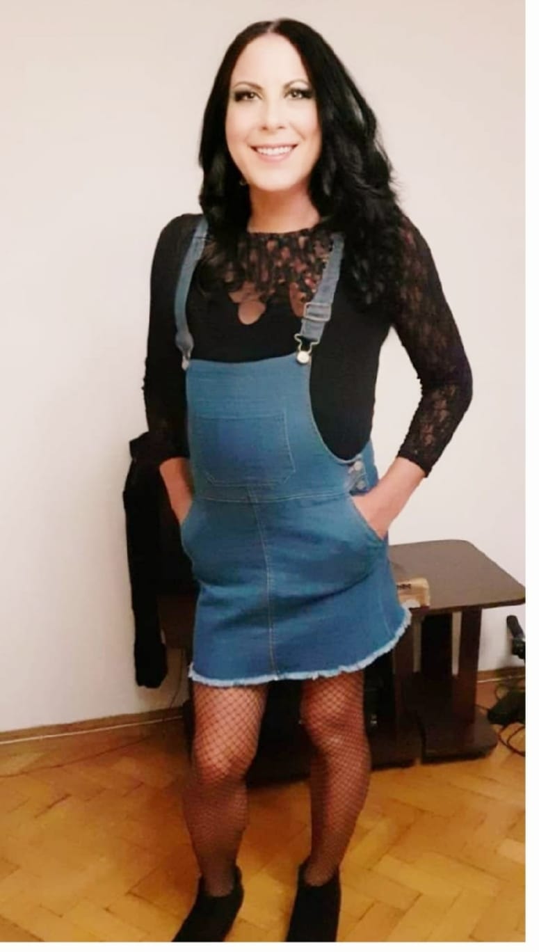 Escorte Sexy - Bucuresti - Excorta strîmta activa si pasiva te astept la mine daca esti un dimn serios sa ]ti ofer cele mai bune servicii de companie.  Daca esti un dom caruia îi place seriozitatea si increderea si nu te lasi în plasa celor falsi si hoti.  Te astept sa legam o prietenie de lunga durata.  Pupici