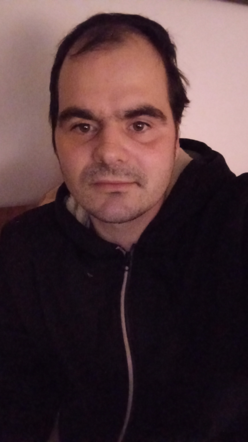 Galați - Escorta Sexy - Salutare eu sunt Marian din Tudor Vladimirescu jude?ul Gala?i sunt doar activ sunt în c?utarea unui pasiv cei care doresc s? o facem cu adev?rat a?tept mesaje pe WhatsApp sau la telefon