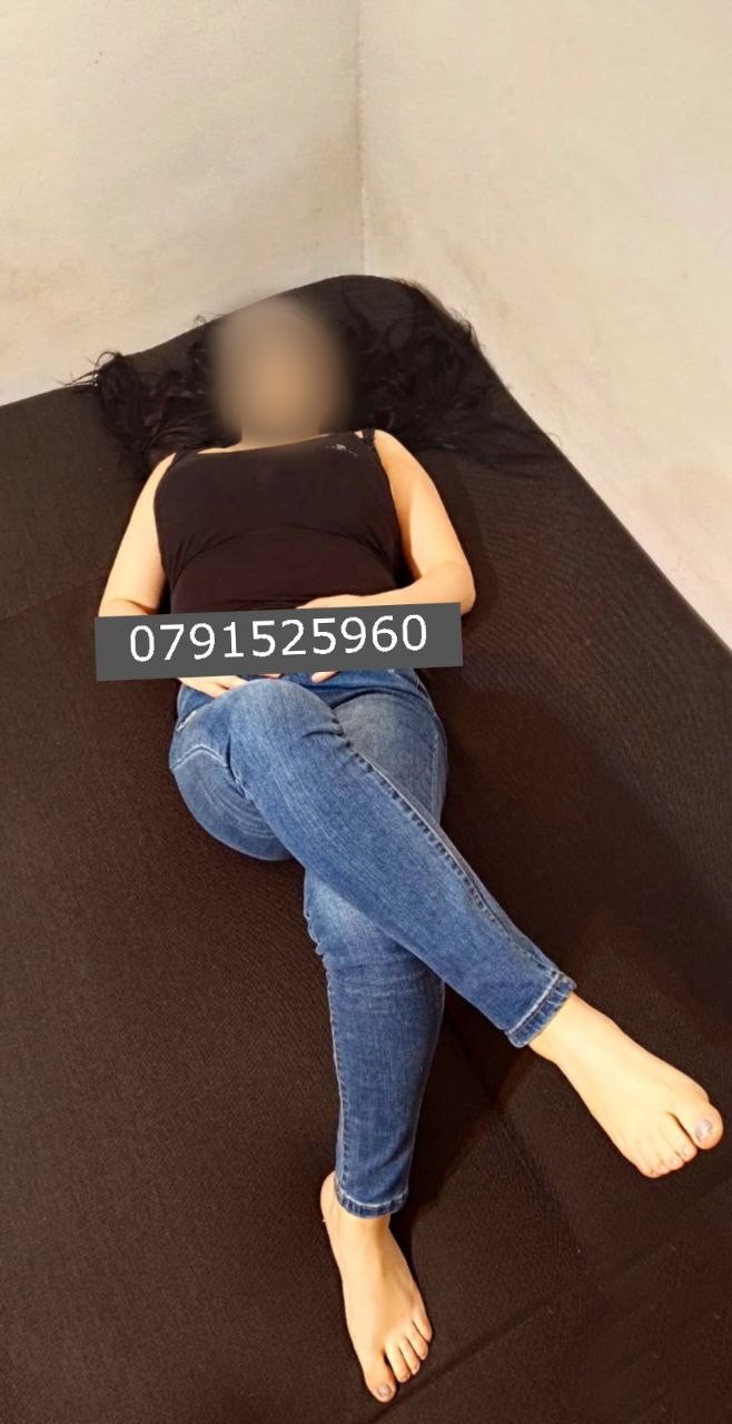 Escorta Sex - Escorta senzuala iti pot oferi companie, masaj de relaxare, intr-o ambianta placuta, clipe linistite la domiciliul meu sau al tau.  Astept domni seriosi si manierati.  Detalii la telefon - Telefon: 0791525960 