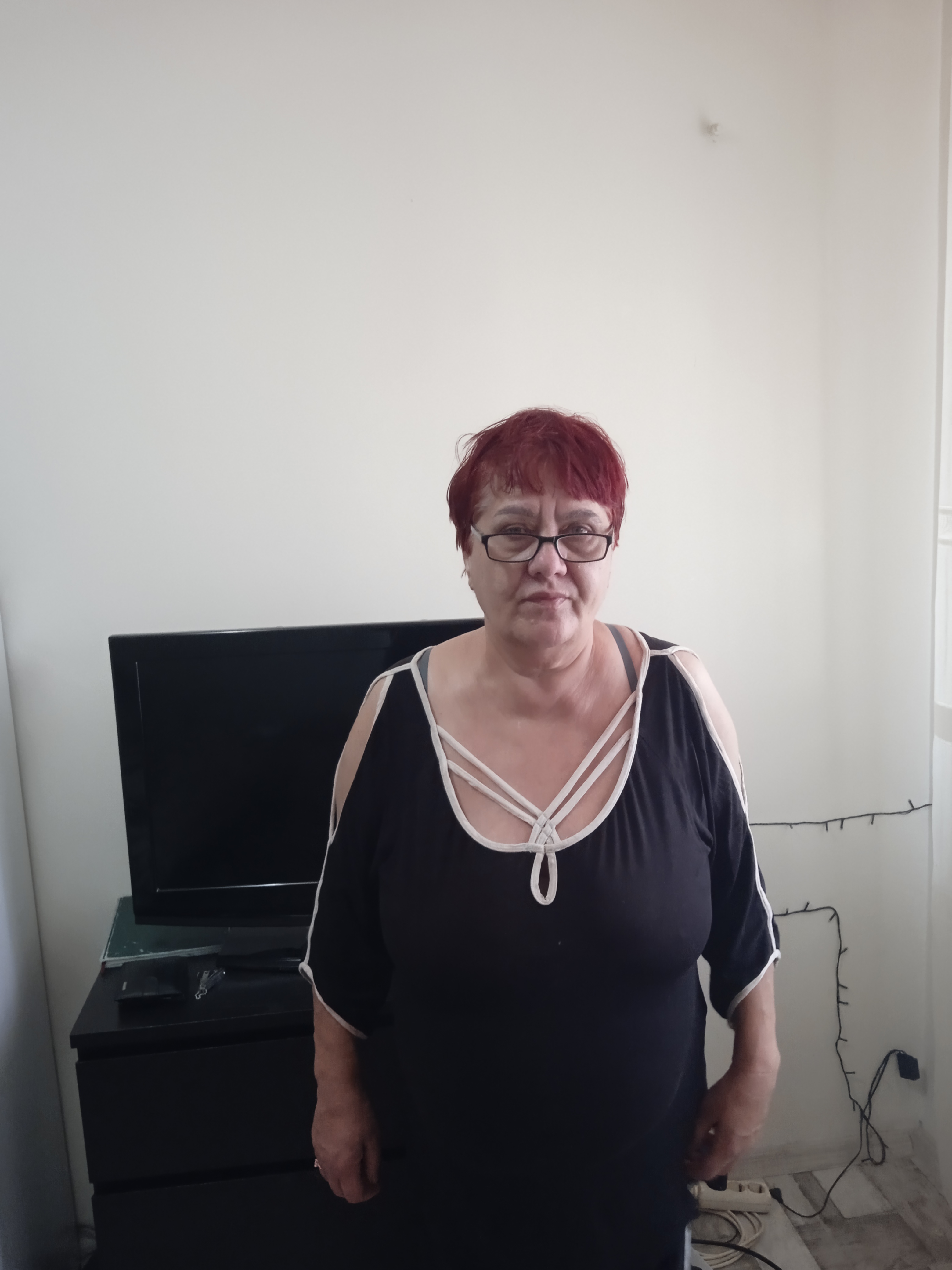 Escorta Sex - Doamna matura ofer servici și un mic masaj domnilor generoși contra cost cei interesați aștept SMS sau mesaj watap - Telefon: 0735457925 