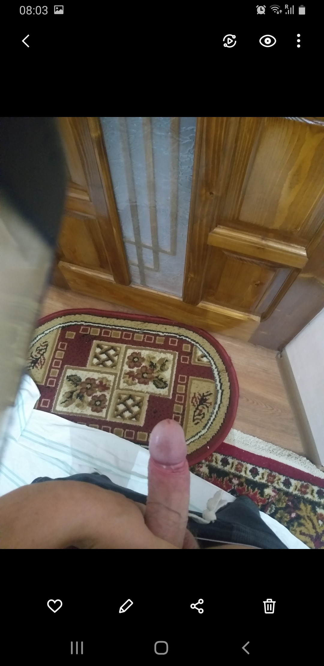 Escorta Sex - Buna fetelor barbat singur dotat viril tânăr ofer totul ma deplasez am masina gratis doar pentru femei singura nefericită nu mai sta pe gânduri doar un apel ne desparte - Telefon: 0757337840 